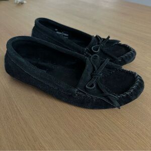 Minnetonka Kilty Hardsole Suede Moccasin Loafer Slip On Black Size 7 Boho Indie